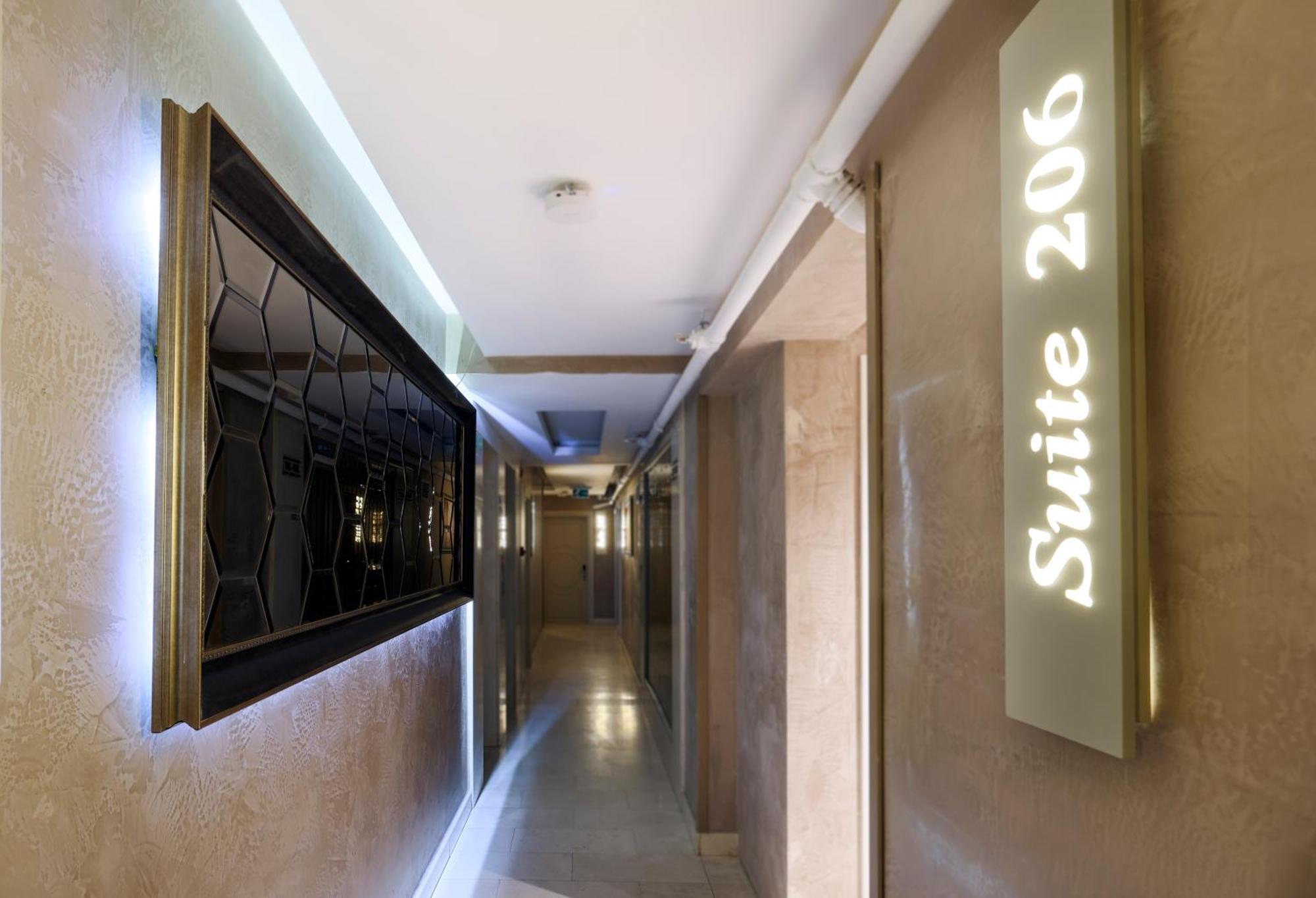 Orka Taksim & 4*